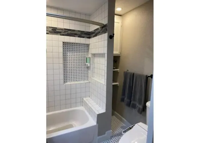 Holiday home Stockyards!-1 Block Away ! Cowboy Sleeps 9
